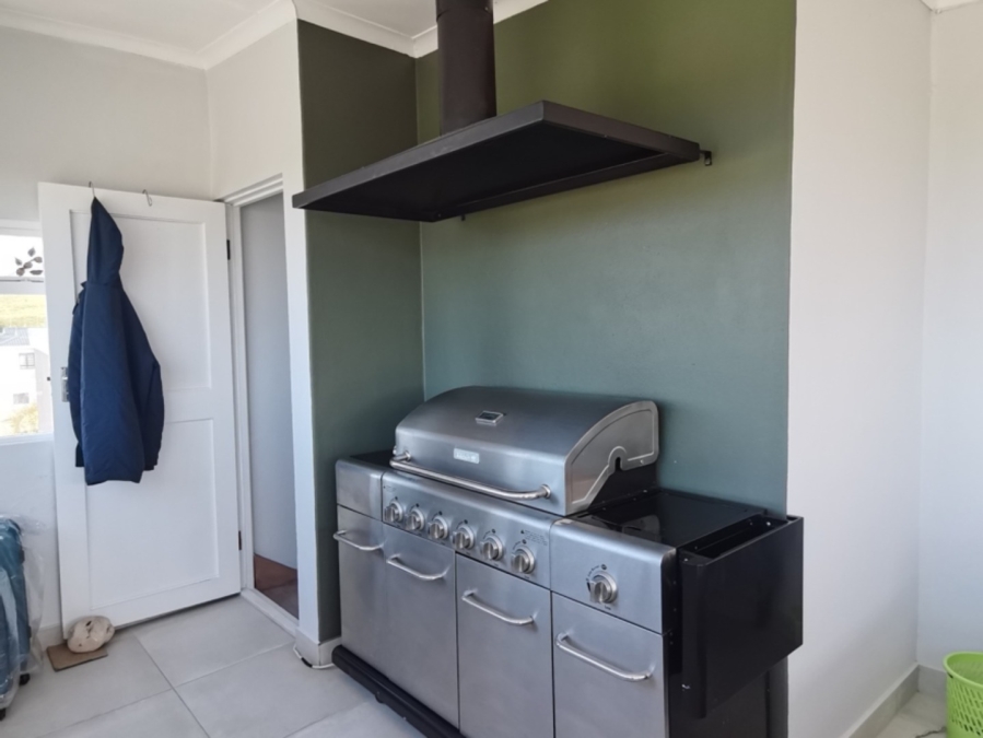 6 Bedroom Property for Sale in Onrus Western Cape